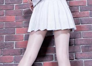 Beautyleg – Daisy校服大图集：这才是真正的青春作品与资源结合？