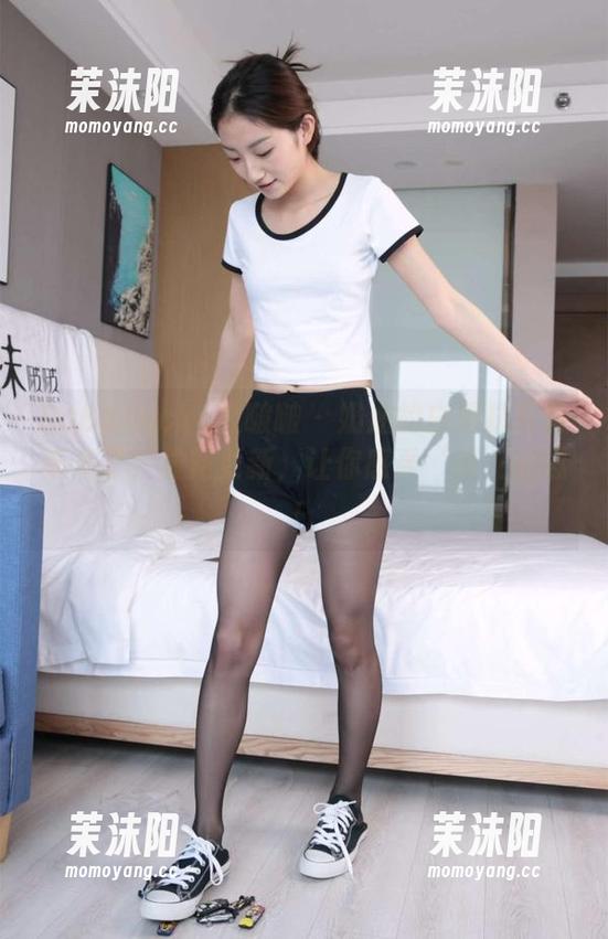 BoBoSocks袜啵啵-奶油 BoBoSocks袜啵啵 - 奶油的白棉袜写真集来了,最新更新,让你感受‘袜’心思!