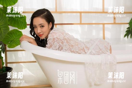 GIRLT果团网 - 白丝轻舞，尹意纯的私拍套图让人目眩神迷