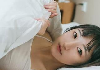 GIRLT果团网 – 龚玥菲的网袜旅程：写真作品集里的那些秘密