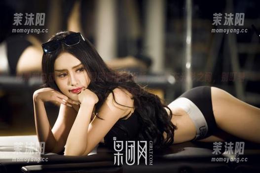 把黑和白都撸出来，果团网原图更新，交融在光影之间，别盯着我的眼！