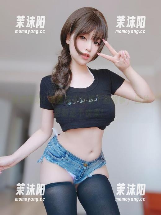 快来围观！K酱在牛仔裤下的故事，图片更新还不快来！