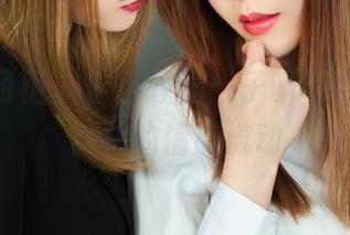 Ligui丽柜 – 白色轻盈：子晴写真原图中隐秘的情感流动