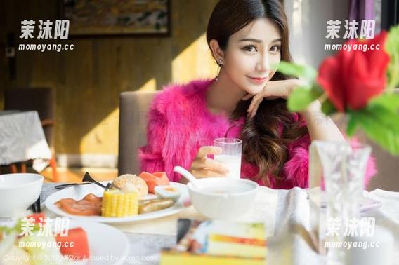 MiStar魅妍社 - 私房写真里的刘钰儿：套装搭配自带高光时刻，简直是行走的时尚画报！