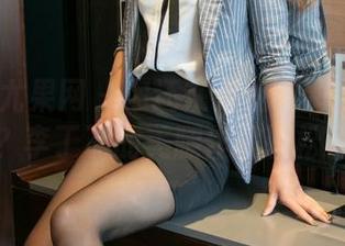 UGirls尤果网 – 你还在为找不到好资源而苦恼吗？李丁丁的美腿作品轻松拯救你！