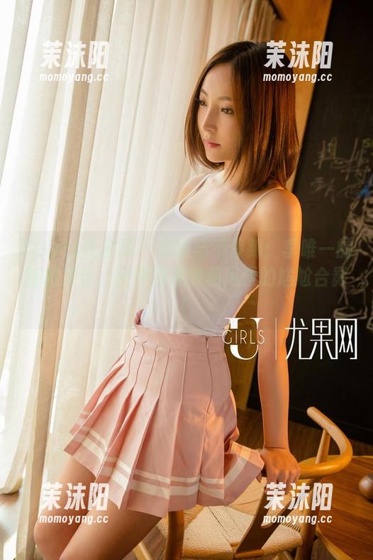 UGirls尤果网 - 美图马不停蹄：李唯一的旅拍更新，快来围观我和风景的尴尬合影！