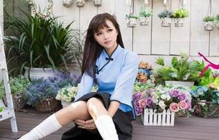 UGirls尤果网 – 透明到底有多美？跟随王幼贞，一起分享那些视线交错。