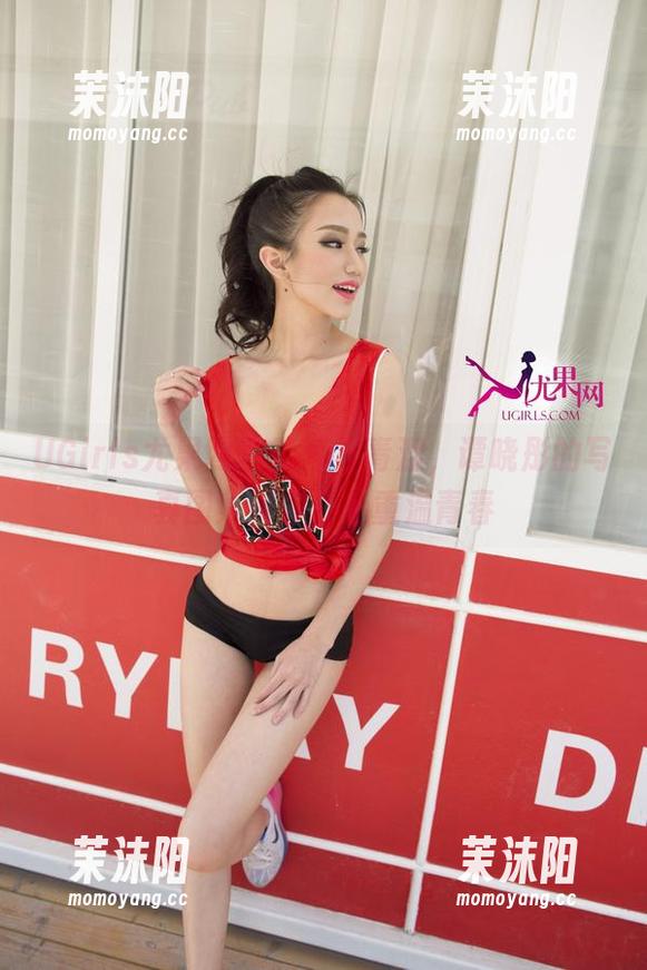 UGirls尤果网 - 蕾丝与青涩，谭晓彤的写真图集带你一起重温青春