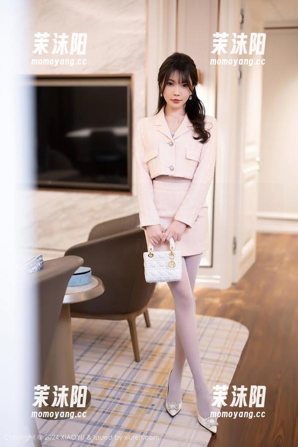 XIAOYU语画界 - 水手服反转魅力，快来一起分享林乐一的精彩作品，绝对让你心动！