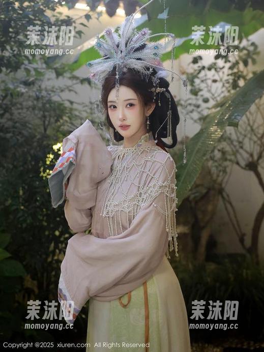 Xiuren秀人网 - 下载伊思思白裙合集，看她如何把一袭清新演绎得如此‘干净’