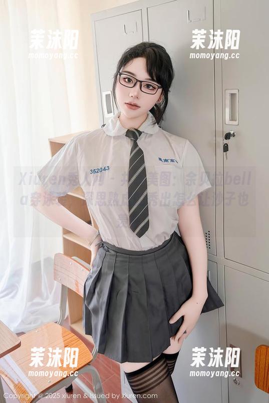 Xiuren秀人网 - 共享美图：余贝拉bella穿泳装，深思熟虑的秀出怎么让沙子也羡慕！