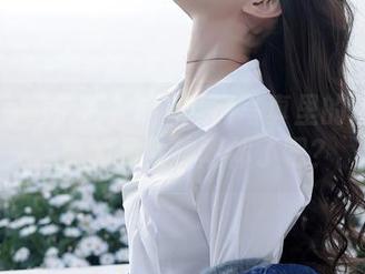 Xiuren秀人网 – 这高清写真里的月酱儿，真的是女神附体了吧？