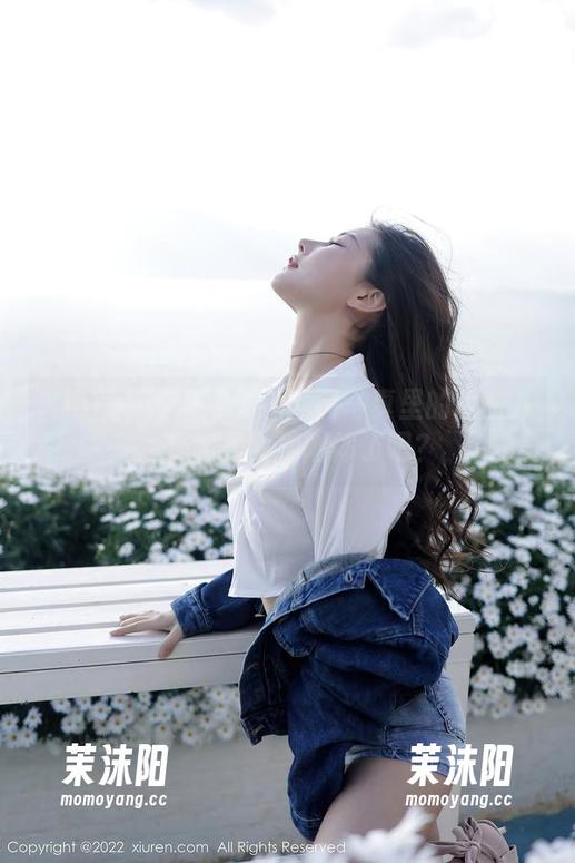 Xiuren秀人网 - 这高清写真里的月酱儿，真的是女神附体了吧？