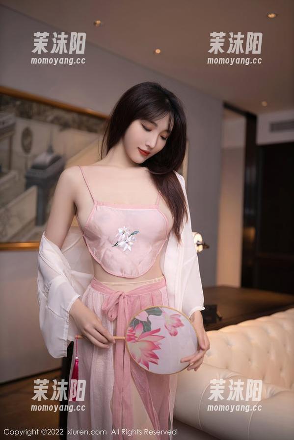 Xiuren秀人网 - 杏子Yada和她的女友：更新一张会让你脸红心跳的图片！