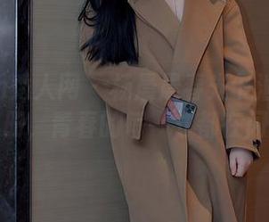 Xiuren秀人网 – 杨晨晨春光乍泄的写真图册，青春的每一寸都在闪光