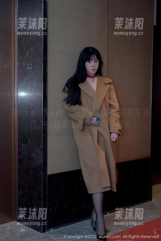 Xiuren秀人网 - 杨晨晨春光乍泄的写真图册，青春的每一寸都在闪光