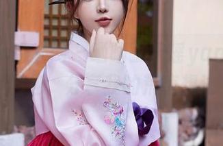 Xiuren秀人网 – 晒晒王馨瑶yanni的油亮图包，分享我的荒唐想法！