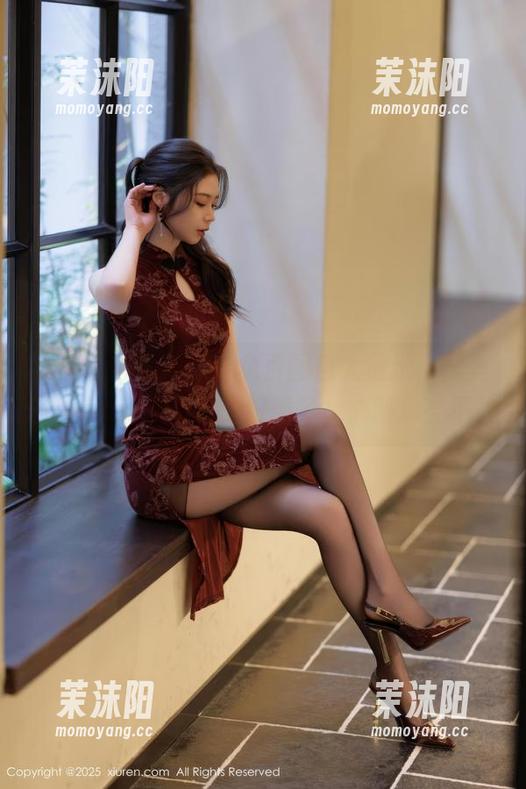 Xiuren秀人网 - 免费图包大放送，糯美子Mini着礼服也太好看了，心脏承受不住