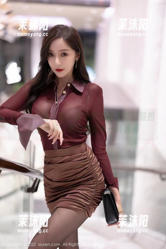 Xiuren秀人网 - 萝莉悠悠酱近期的旅拍写真更新，灵感和阳光一样洒满