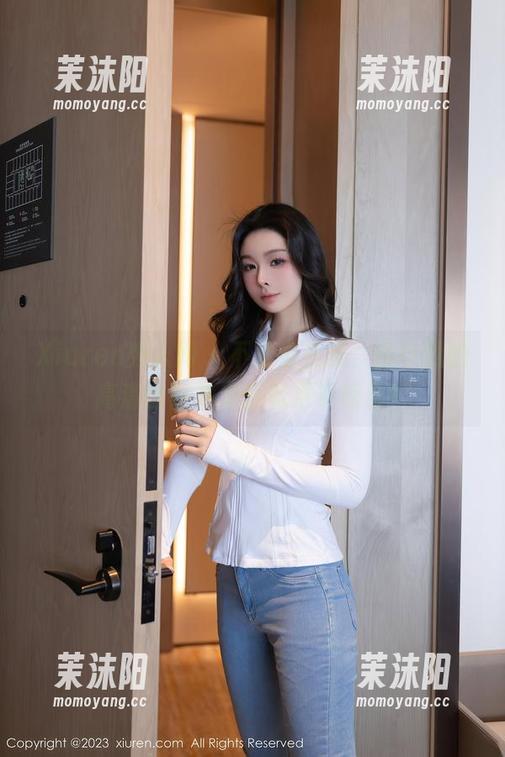 Xiuren秀人网-谢小蒽 Xiuren秀人网 - 不止是礼服,谢小蒽的高清作品集里还有更多惊喜!