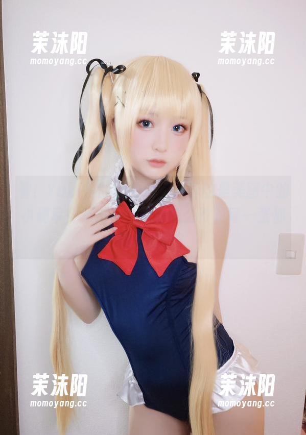 Yuki亭 看!Yuki亭的私拍短裤,真的是美图中的小确幸,不过……她是怎么做到每一张都那么撩的?