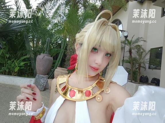 下载puypuychen的BBSummer照片集，一起感受夏日的轻盈与温暖！