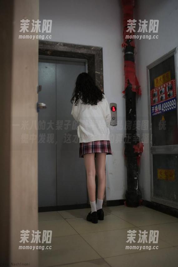 一米八的大梨子的夏平玲花私房美图：恍惚中发现，这才是生活的真正幸福！