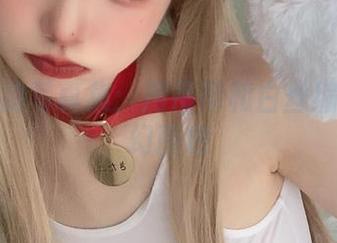 倦倦喵的写真集：用吊带和白丝编织的梦幻图包