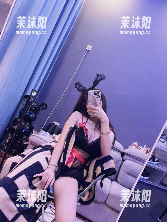 微密圈 - 兔宝妮to新系列视频：那些你没见过的写真，简直是光影中的小秘密！