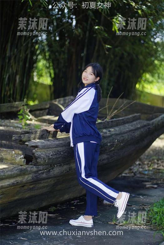 初夏女神 - 双双与她的舞蹈练习生日常：高清美图里的灵动一瞬
