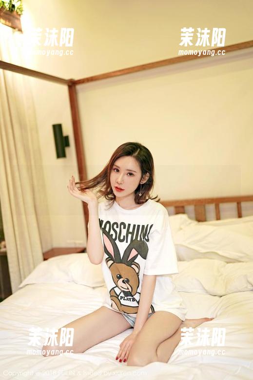 嗲囡囡 - Emily尹菲长腿写真：无圣光透出的小秘密，让你忍不住想入非非！