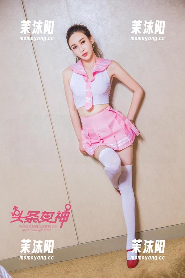 头条女神 - 图包更新！一起来欣赏美会子白裙的清新风格，这种白色简直是清凉一夏！