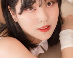 宋哈娜的网袜精选：那些透着光的瞬间，暗藏了多少秘密？