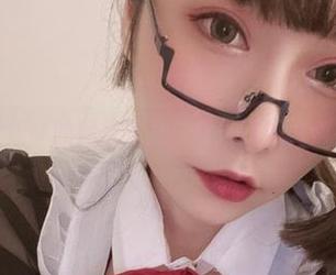 小泉学姐吖的网袜情书：每一张照片都在诉说