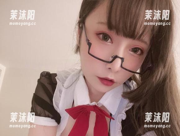 小泉学姐吖的网袜情书：每一张照片都在诉说