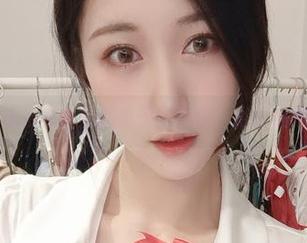 微密圈 – 沉浸在水中的小玉吃果冻：浴缸在线性感合集