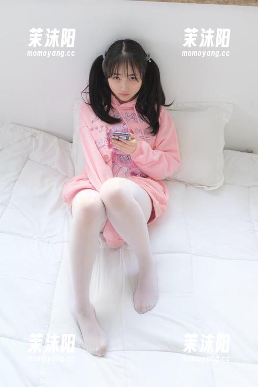 少女秩序 - 小满的网袜全套：原图来袭，准备好打扰你的视线了吗？