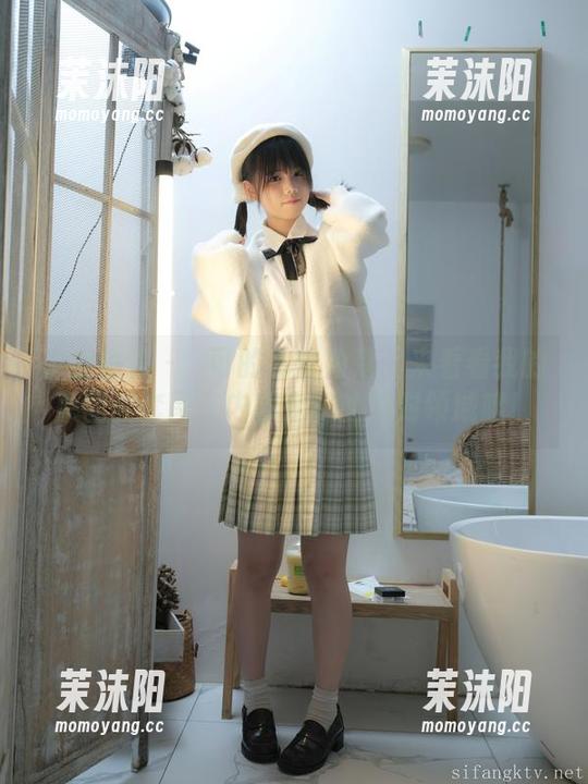 少女秩序 - 晞可的私密角落：来看看我的原图和套图，内部定制的绝对领域哦！