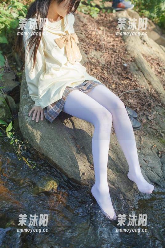 少女秩序 - 鹿可说过：睡衣才是生活的真理，快来下载这组写真！