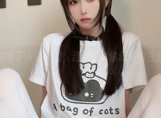 毛衣里的布丁大法：看，这原图偷偷藏着的性感气息。