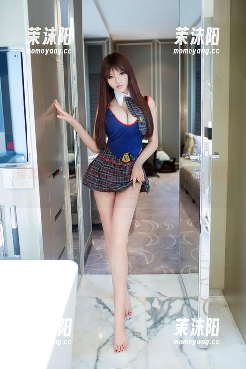 推女郎 - 跟着小九九最新美脚分享，简直脚本难撼！