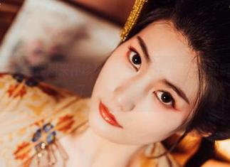 原图大揭秘：星澜想来杯珍珠奶茶在约尔红毛衣里的瞬间，抓紧了，别掉链子！