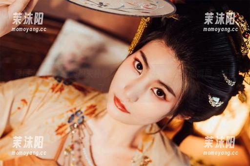 原图大揭秘：星澜想来杯珍珠奶茶在约尔红毛衣里的瞬间，抓紧了，别掉链子！