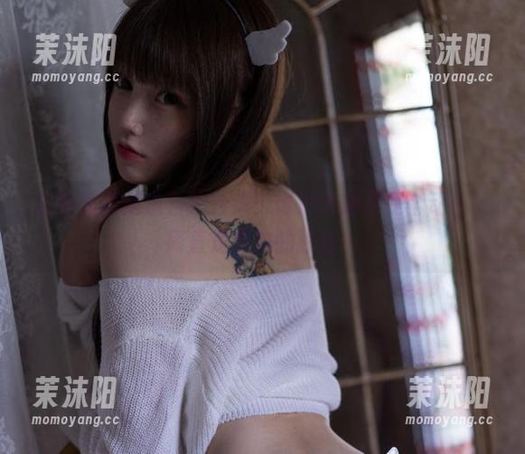 星野咪兔精选自拍合集：谁说自拍只是个动作，简直是灵魂的独白！