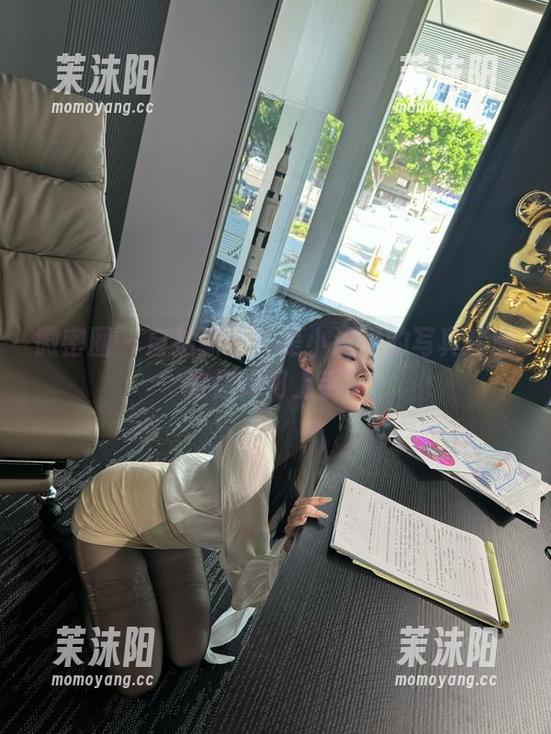 微密圈 - 自拍新手？是小逗逗的写真套图教你如何上手！