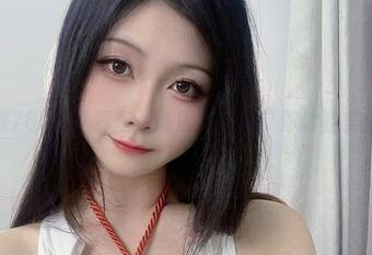 在末夜787的世界里，高清写真集带你体验美脚魅力
