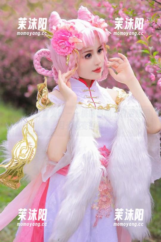 嫦娥也要美美哒——桃暖酱的王者荣耀图集，月光都变得羞怯。