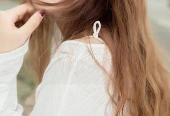 梦丝女神 – 玥玥图册：当JK小女神遇上快乐土拨鼠，绝对不只是颜值！