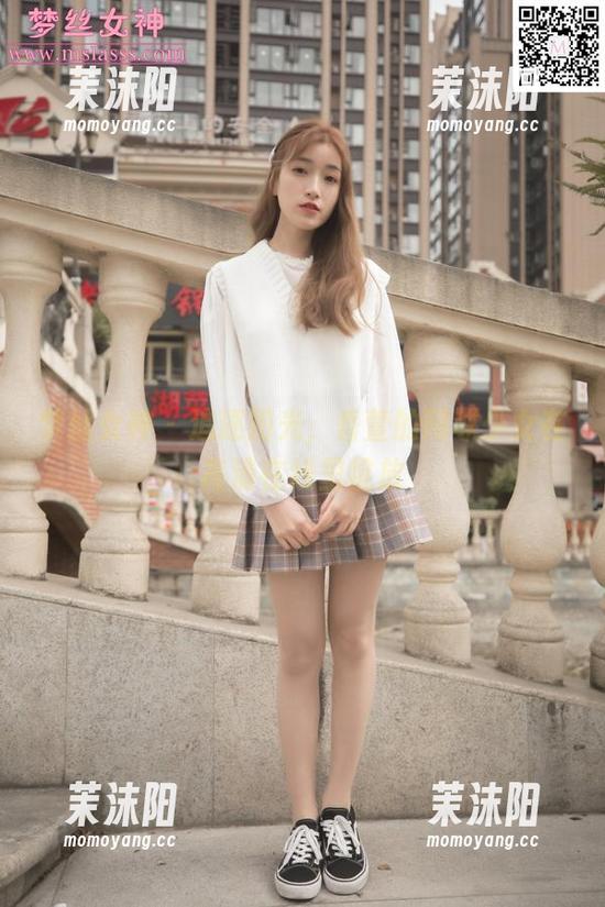 梦丝女神 - 追逐阳光，香萱的网球少女在高清在线里绽放