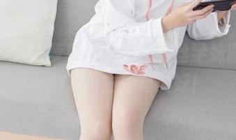 一边翻看森萝财团的校服黑丝学妹图册，一边感叹生活真美好！